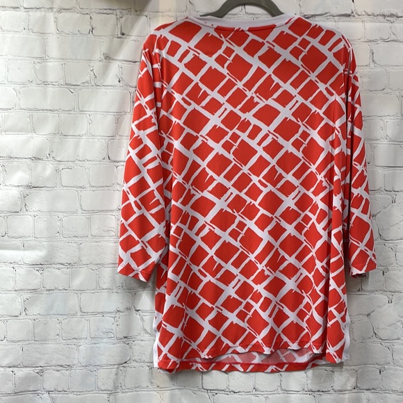Susan Graver bright orange & white V neck stretchy 1x top - Picture 8 of 8